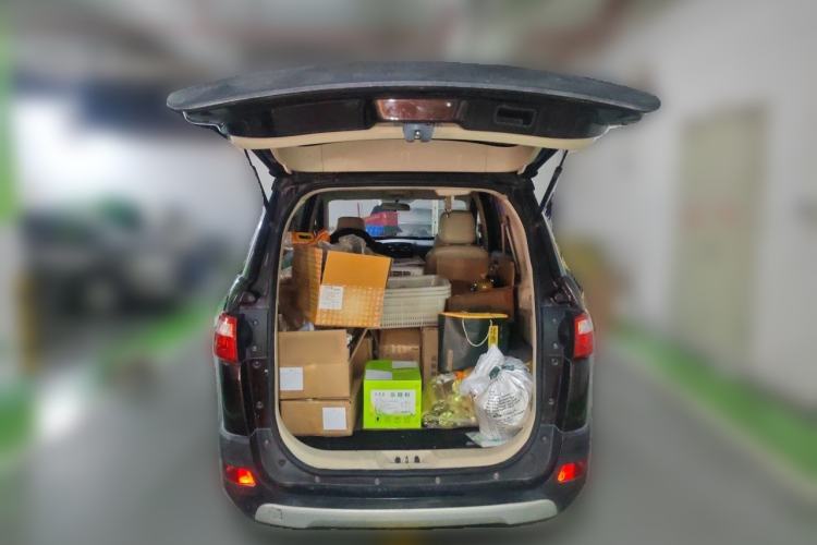 Used Dongfeng Fengon 370 2016 1.5L Manual Standard Edition SFG15-02 7 Seats Trunk