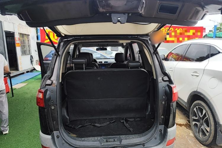 Used Dongfeng Fengon 370 2016 1.5L Manual Elite Home Edition 7-Seater Trunk