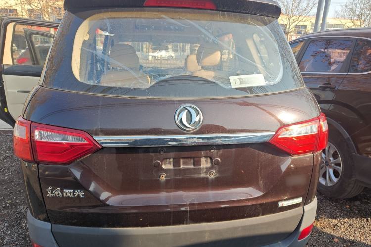 Used Dongfeng Fengon 370 2016 1.5L Manual Standard Edition SFG15-05 7 Seats Trunk