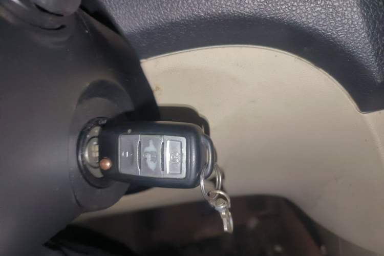 Used Dongfeng Fengon 370 2016 1.5L Manual Comfort 7-Seater Vehicle Key