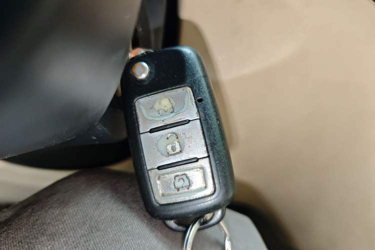 Used Dongfeng Fengon 370 2016 1.5L Manual Standard Edition SFG15-05 7 Seats Vehicle Key