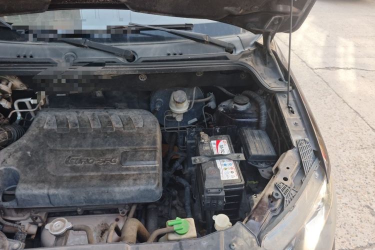 Used Dongfeng Fengon 370 2016 1.5L Manual Luxury Version SFG15-02 7 Seats Engine Bay Left