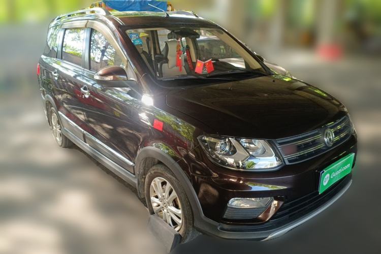 Used Dongfeng Fengon 370 2016 1.5L Manual Elite Home Edition 7-Seater Front Right 45 Deg