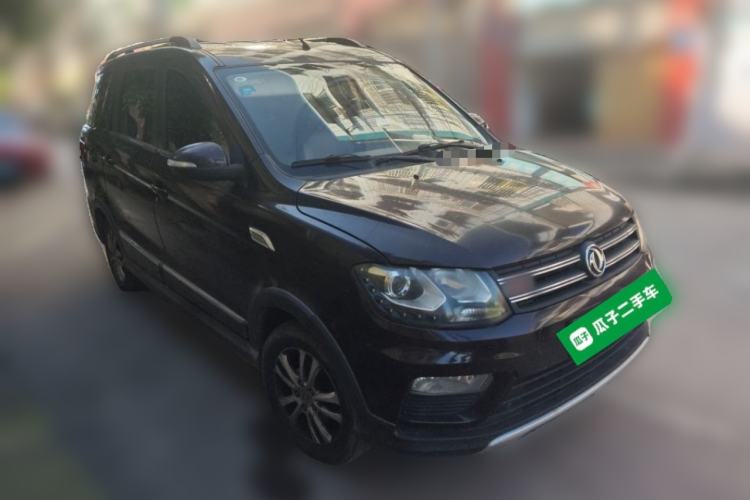 Used Dongfeng Fengon 370 2016 1.5L Manual Luxury Version SFG15-02 7 Seats Front Right 45 Deg