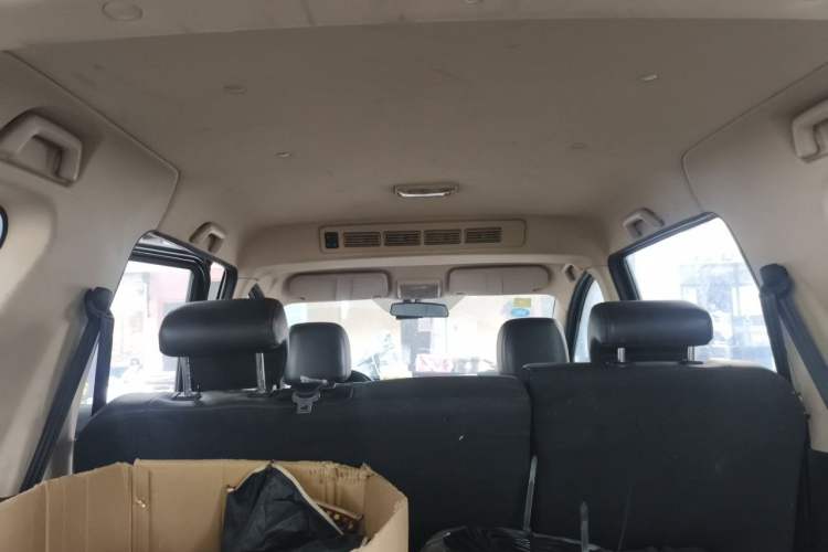 Used Dongfeng Fengon 370 2016 1.5L Manual Luxury Version SFG15-02 7 Seats Headliner