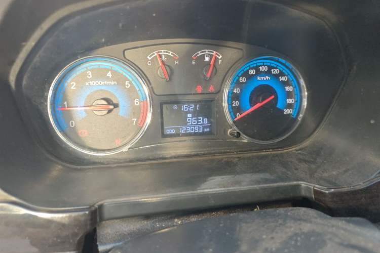Used Dongfeng Fengon 370 2016 1.5L Manual Luxury Version SFG15-02 7 Seats Instrument Cluster