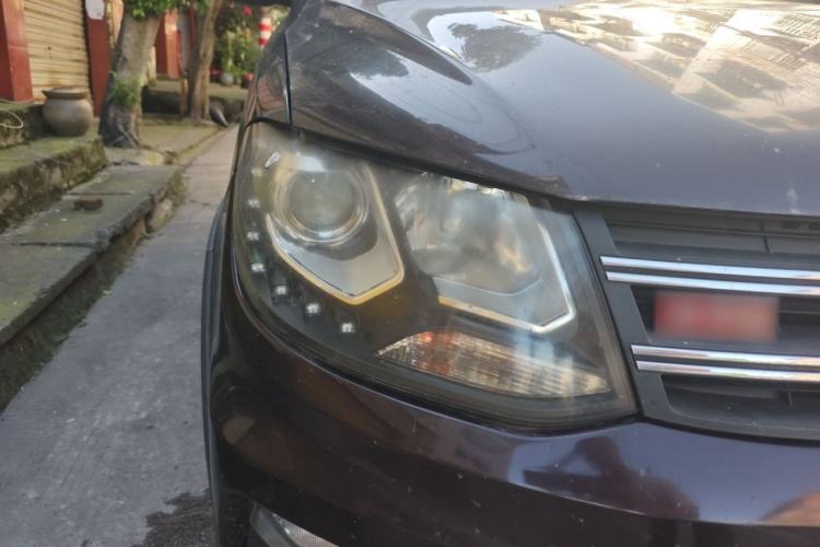 Used Dongfeng Fengon 370 2016 1.5L Manual Luxury Version SFG15-02 7 Seats Right Front Headlight
