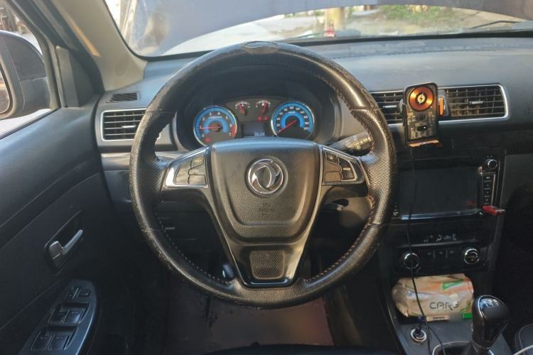 Used Dongfeng Fengon 370 2016 1.5L Manual Luxury Version SFG15-02 7 Seats Steering Wheel