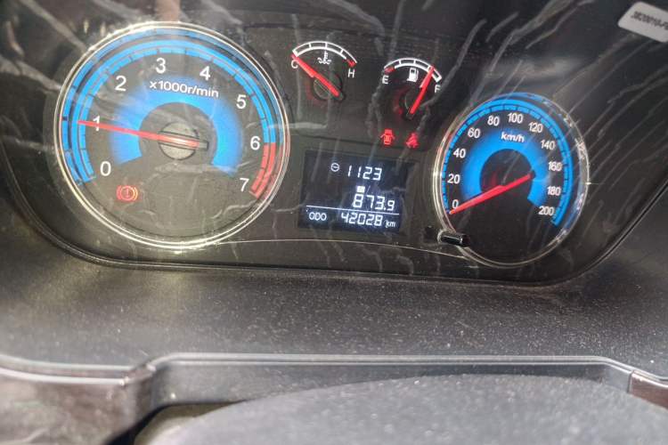 Used Dongfeng Fengon 370 2016 1.5L Manual Elite Home Edition 7-Seater Odometer Close Up