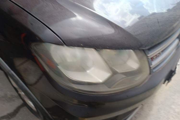 Used Dongfeng Fengon 370 2016 1.5L Manual Elite Home Edition 7-Seater Right Front Headlight