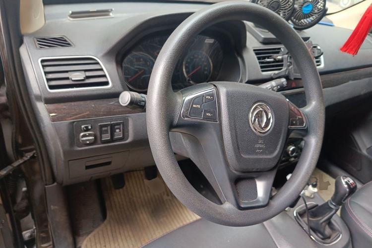 Used Dongfeng Fengon 370 2016 1.5L Manual Elite Home Edition 7-Seater Steering Wheel