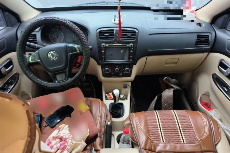 Used Dongfeng Fengon 370 2016 1.5L Manual Standard Edition SFG15-02 7 Seats Center Console
