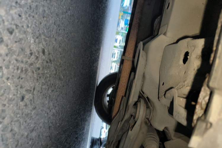 Used Dongfeng Fengon 370 2016 1.5L Manual Standard Edition SFG15-02 7 Seats Chassis Front Right