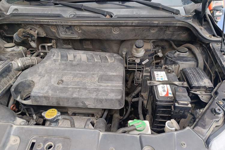 Used Dongfeng Fengon 370 2016 1.5L Manual Luxury Model 5 Seats Engine Bay