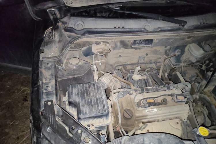 Used Dongfeng Fengon 370 2016 1.5L Manual Standard Model II 7 Seats Engine Bay Right