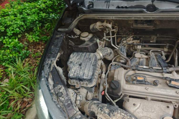 Used Dongfeng Fengon 370 2016 1.5L Manual Comfort 7-Seater Engine Bay Right
