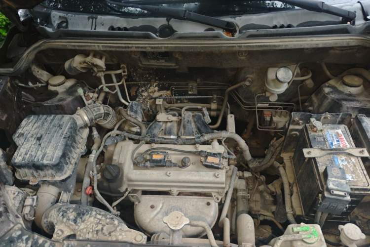 Used Dongfeng Fengon 370 2016 1.5L Manual Comfort 7-Seater Engine Bay
