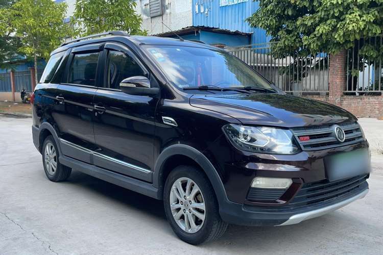 Used Dongfeng Fengon 370 2016 1.5L Manual Standard Model II 7 Seats Exterior 2