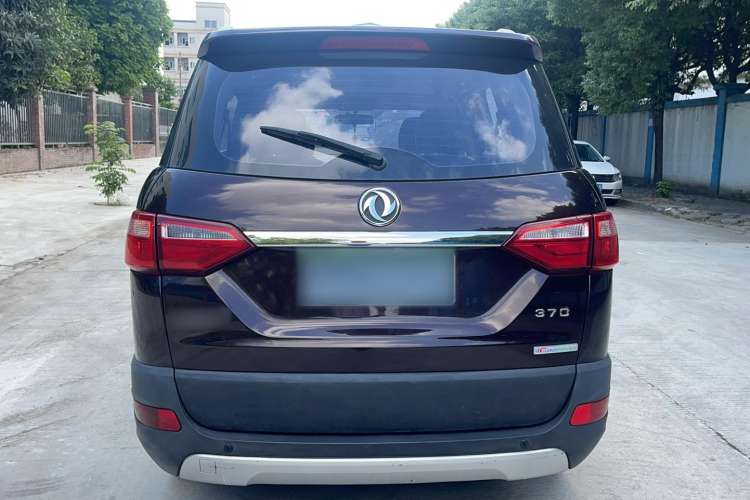 Used Dongfeng Fengon 370 2016 1.5L Manual Standard Model II 7 Seats Exterior 4