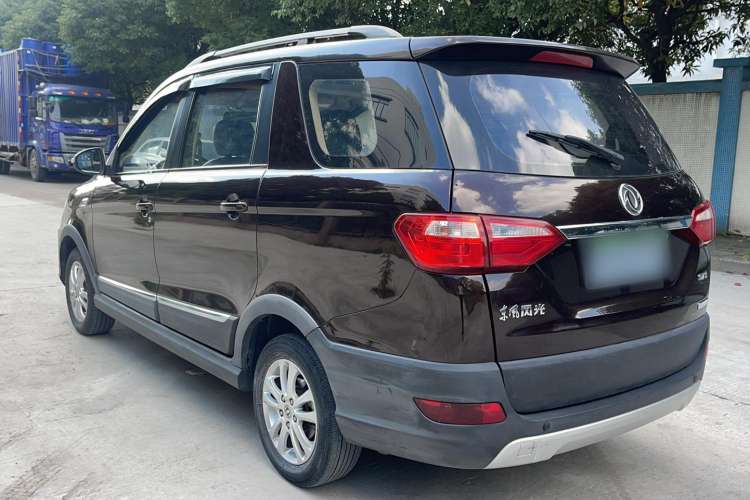 Used Dongfeng Fengon 370 2016 1.5L Manual Standard Model II 7 Seats Exterior 5