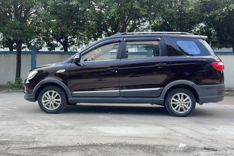 Used Dongfeng Fengon 370 2016 1.5L Manual Standard Model II 7 Seats Exterior 7