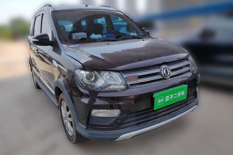 Used Dongfeng Fengon 370 2016 1.5L Manual Elite Home Edition 7-Seater Front Right 45 Deg