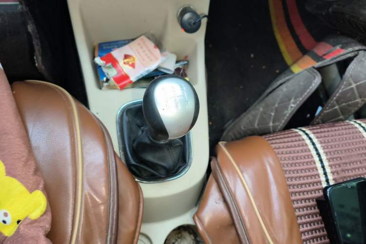 Used Dongfeng Fengon 370 2016 1.5L Manual Standard Edition SFG15-02 7 Seats Gear Lever