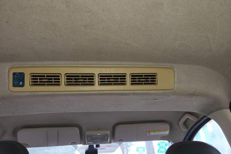 Used Dongfeng Fengon 370 2016 1.5L Manual Standard Edition SFG15-02 7 Seats Headliner