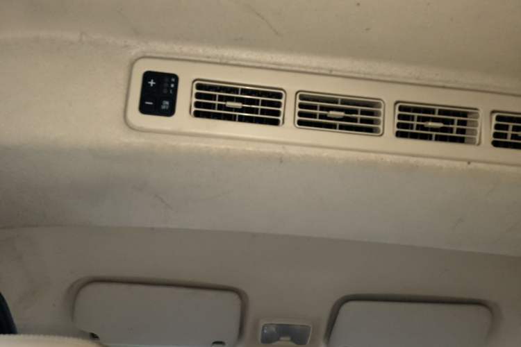 Used Dongfeng Fengon 370 2016 1.5L Manual Standard Edition SFG15-02 7 Seats Headliner