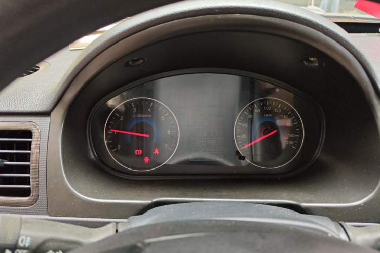 Used Dongfeng Fengon 370 2016 1.5L Manual Standard Edition SFG15-02 7 Seats Instrument Cluster