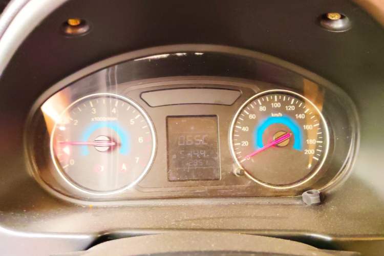 Used Dongfeng Fengon 370 2016 1.5L Manual Standard Edition SFG15-02 7 Seats Instrument Cluster