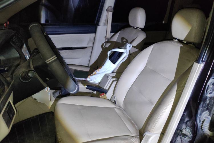Used Dongfeng Fengon 370 2016 1.5L Manual Standard Model II 7 Seats Left Front Seat