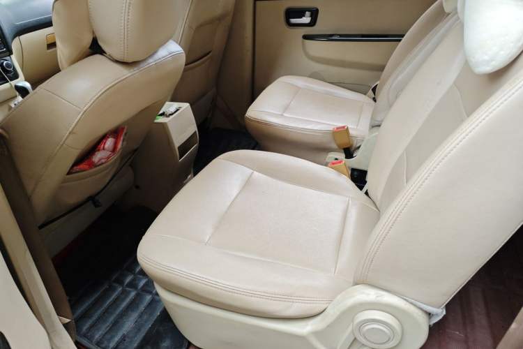 Used Dongfeng Fengon 370 2016 1.5L Manual Standard Edition SFG15-02 7 Seats Left Rear Seat