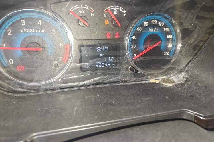 Used Dongfeng Fengon 370 2016 1.5L Manual Standard Edition SFG15-02 7 Seats Odometer Close Up