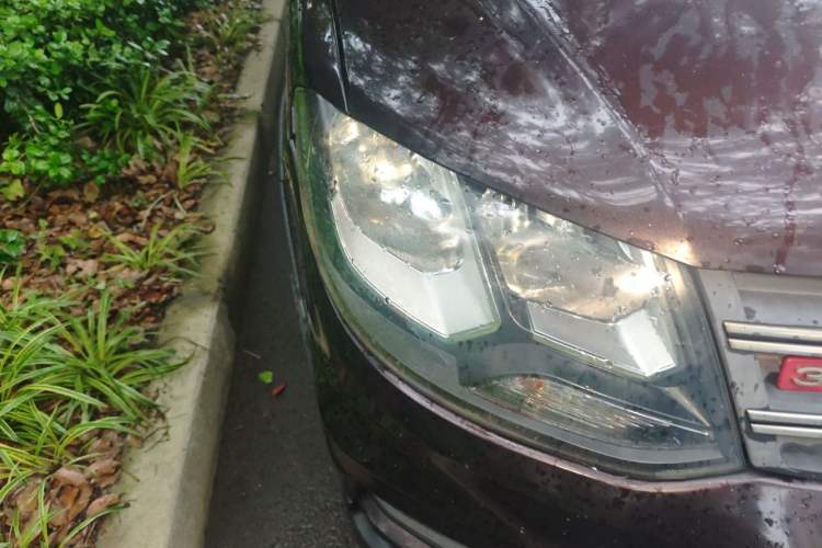 Used Dongfeng Fengon 370 2016 1.5L Manual Comfort 7-Seater Right Front Headlight