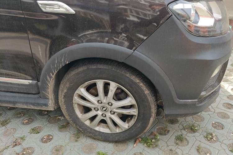 Used Dongfeng Fengon 370 2016 1.5L Manual Luxury 7-Seater Right Front Wheel Hub