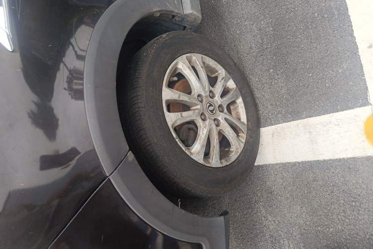 Used Dongfeng Fengon 370 2016 1.5L Manual Luxury Model 5 Seats Right Front Wheel Hub