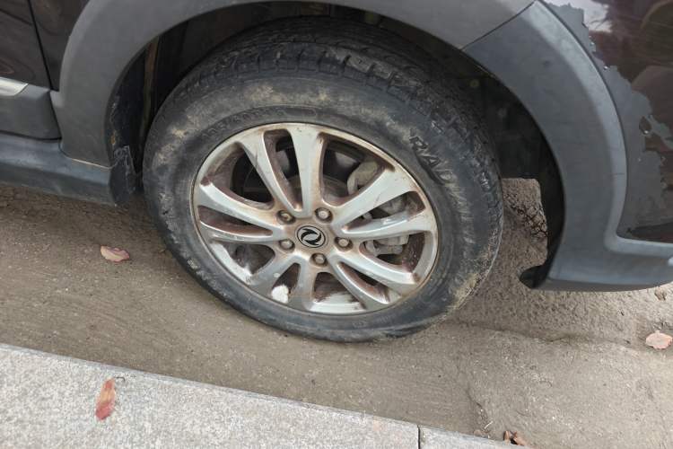 Used Dongfeng Fengon 370 2016 1.5L Manual Standard Edition SFG15-02 7 Seats Right Front Wheel Hub