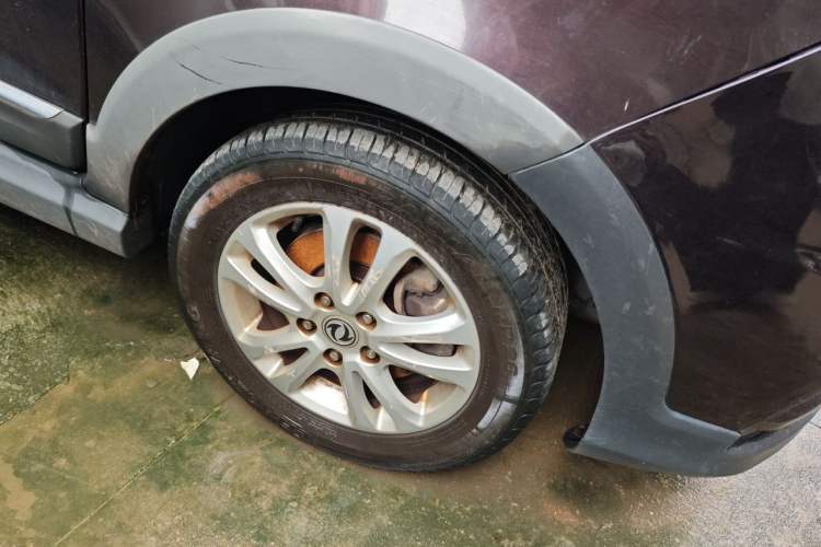 Used Dongfeng Fengon 370 2016 1.5L Manual Standard Edition SFG15-02 7 Seats Right Front Wheel Hub