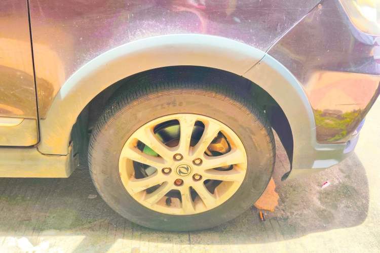 Used Dongfeng Fengon 370 2016 1.5L Manual Standard Edition SFG15-02 7 Seats Right Front Wheel Hub