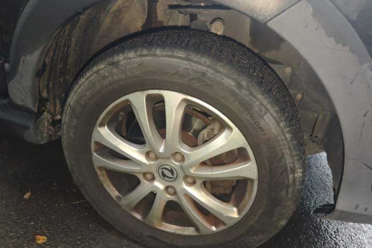 Used Dongfeng Fengon 370 2016 1.5L Manual Comfort 7-Seater Right Front Wheel Hub