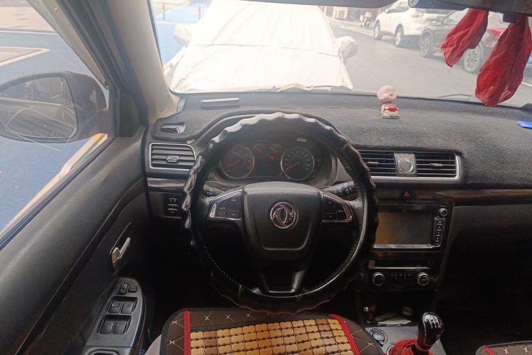 Used Dongfeng Fengon 370 2016 1.5L Manual Luxury Model 5 Seats Steering Wheel