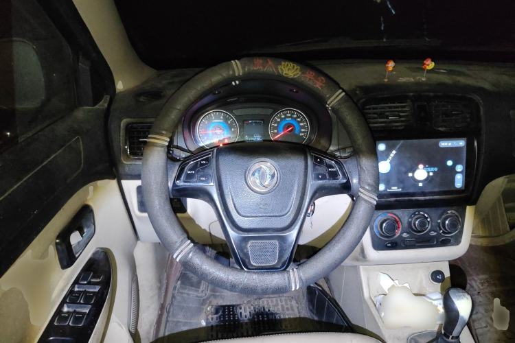 Used Dongfeng Fengon 370 2016 1.5L Manual Standard Model II 7 Seats Steering Wheel