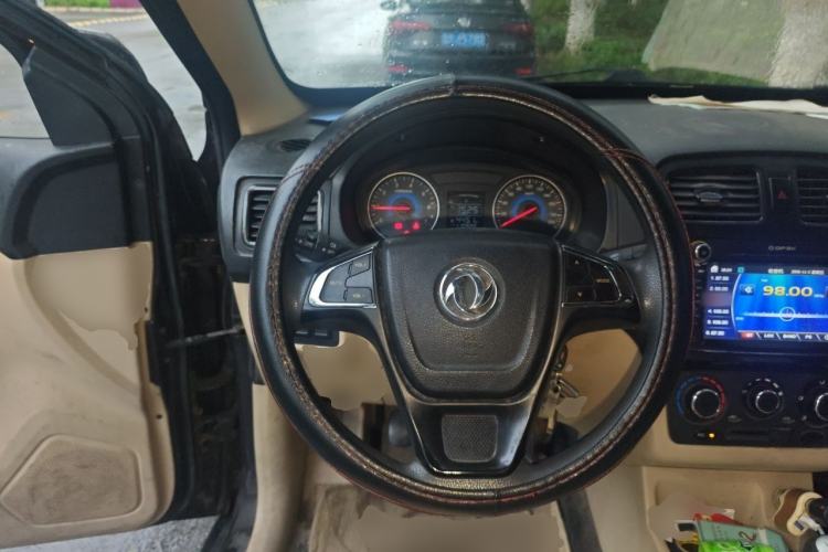 Used Dongfeng Fengon 370 2016 1.5L Manual Comfort 7-Seater Steering Wheel