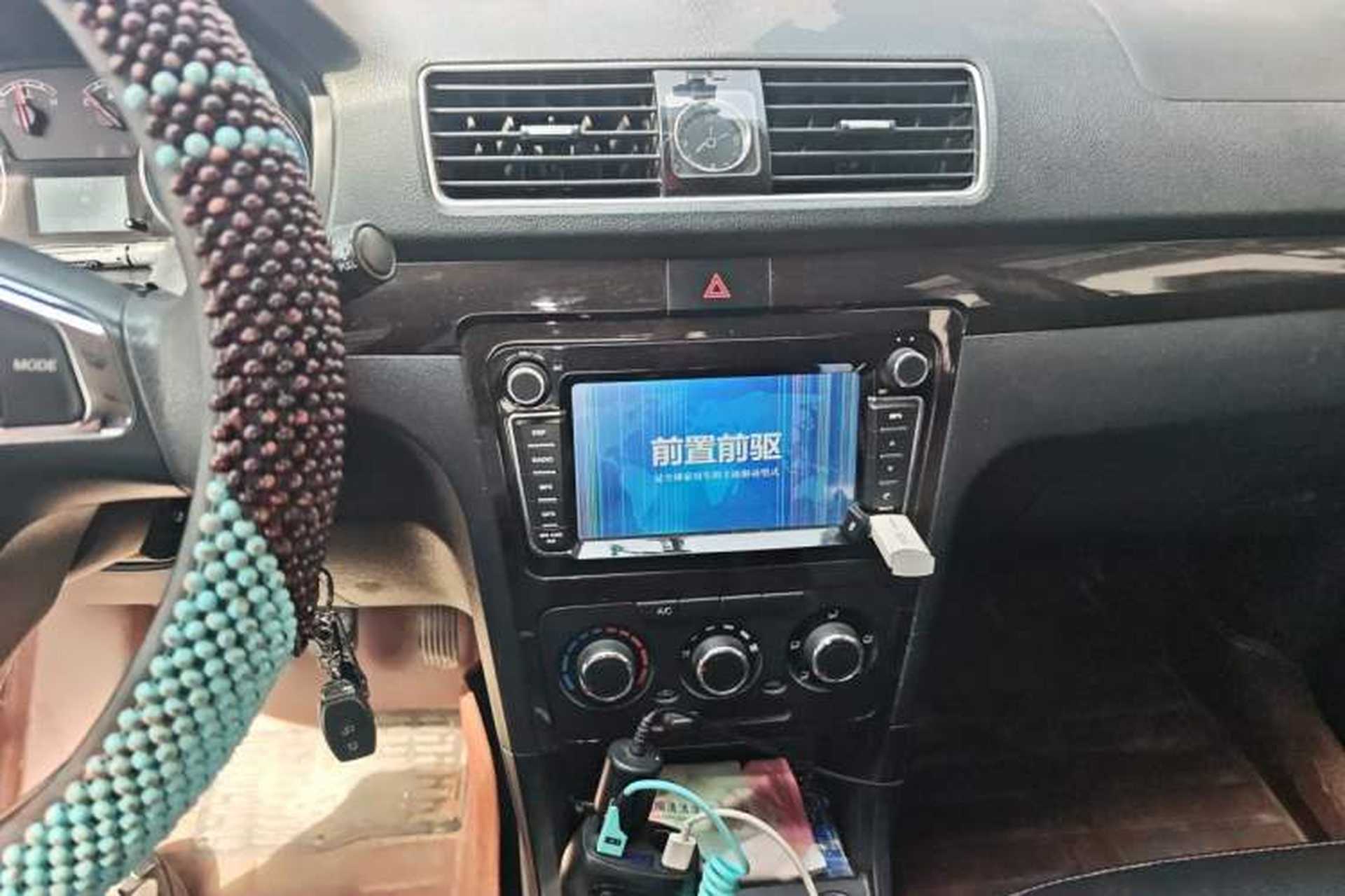Used Dongfeng Fengon 370 2016 1.5L Manual Elite Home Edition 7-Seater Audio And AC Panel