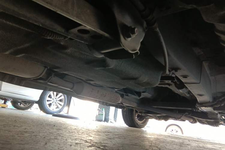 Used Dongfeng Fengon 370 2016 1.5L Manual Luxury 7-Seater Chassis Rear Right