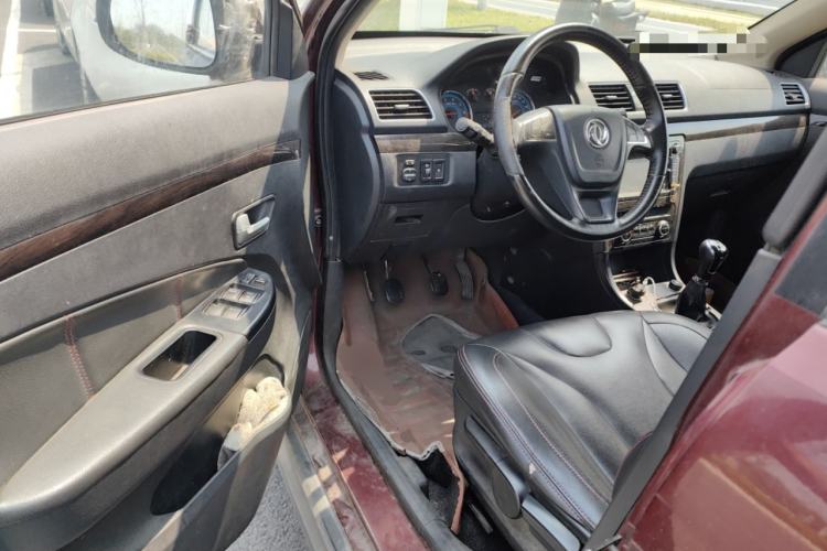 Used Dongfeng Fengon 370 2016 1.5L Manual Luxury 7-Seater Driver Seat