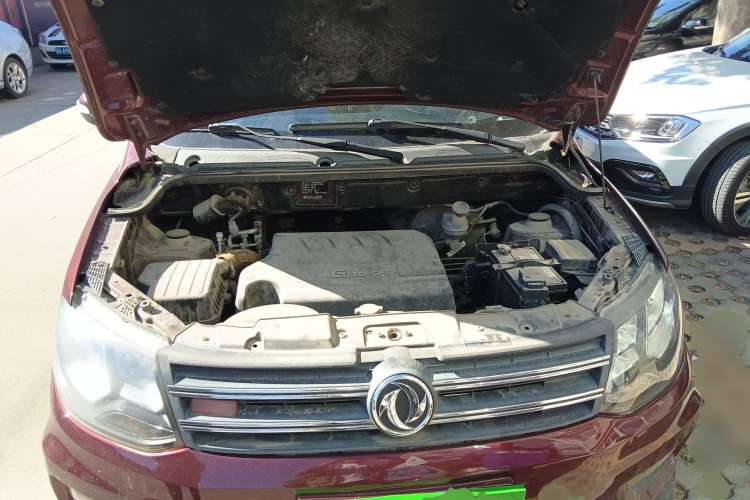 Used Dongfeng Fengon 370 2016 1.5L Manual Elite Travel Edition 7 Seats Engine Bay