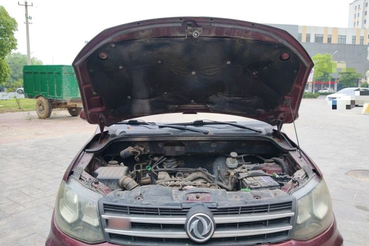 Used Dongfeng Fengon 370 2016 1.3T Manual European Diesel Version 7 Seats Engine Bay