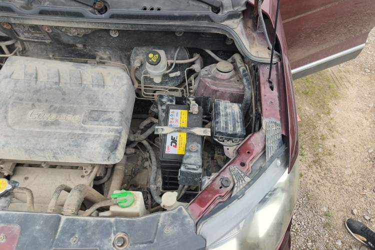 Used Dongfeng Fengon 370 2016 1.5L Manual Smart 7-Seater Engine Bay Left